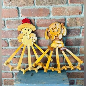 Vintage Accordion Coat/Hat Rack Expandable Wall Hanging